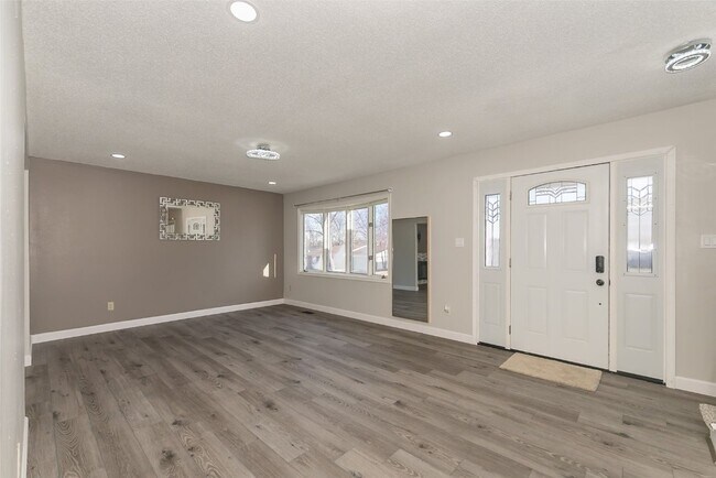 Foto del edificio - 2285 Hill House Rd