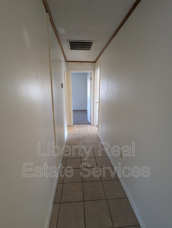 Foto del edificio - 102 Cherokee Cir