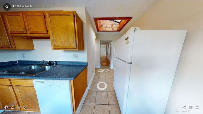 Foto del edificio - 1368 Indianola Ave