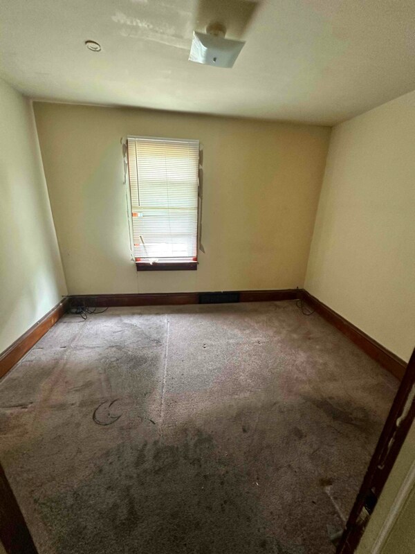 Foto del edificio - 1065 E 66th St