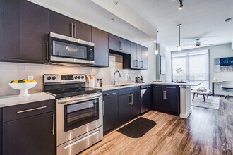 1 BR, 1 BA - 720SF - Radius Orlando Apartments