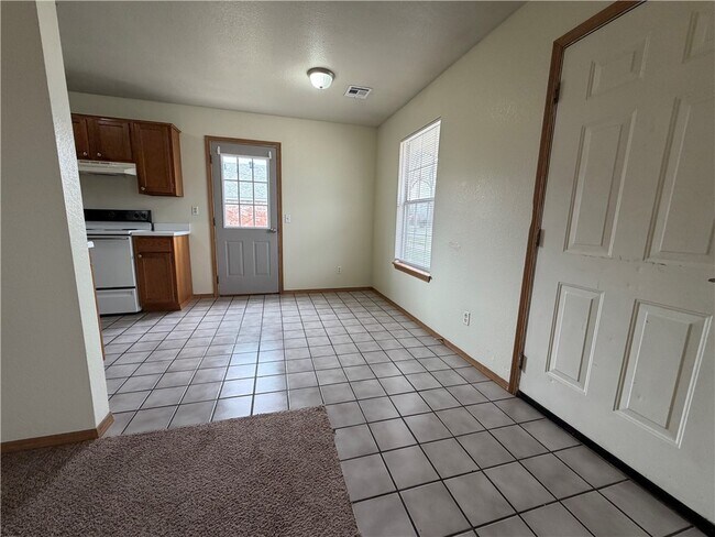 Foto del edificio - 607 N Main St