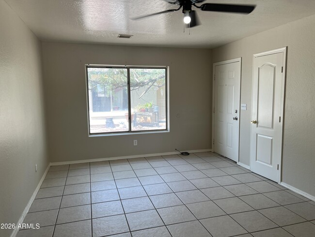 Building Photo - 4015 N Estrella Rd