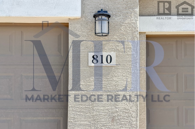 Building Photo - 3Bed/2Bath Home w/3 Car Gar in Casa Grande...