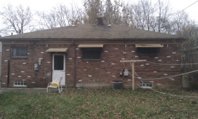 Foto del edificio - Three bedroom home with two bathrooms, fin...