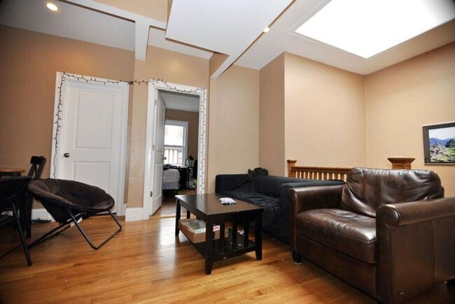 Photo - RENOVATED 5 BED/2 BATH WITH CENTRAL AIR NEAR B.U. House