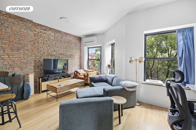 Building Photo - 594 MacDonough St