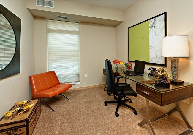 Building Photo - +DEN! Custom Finishes, Amenities Galore, C...