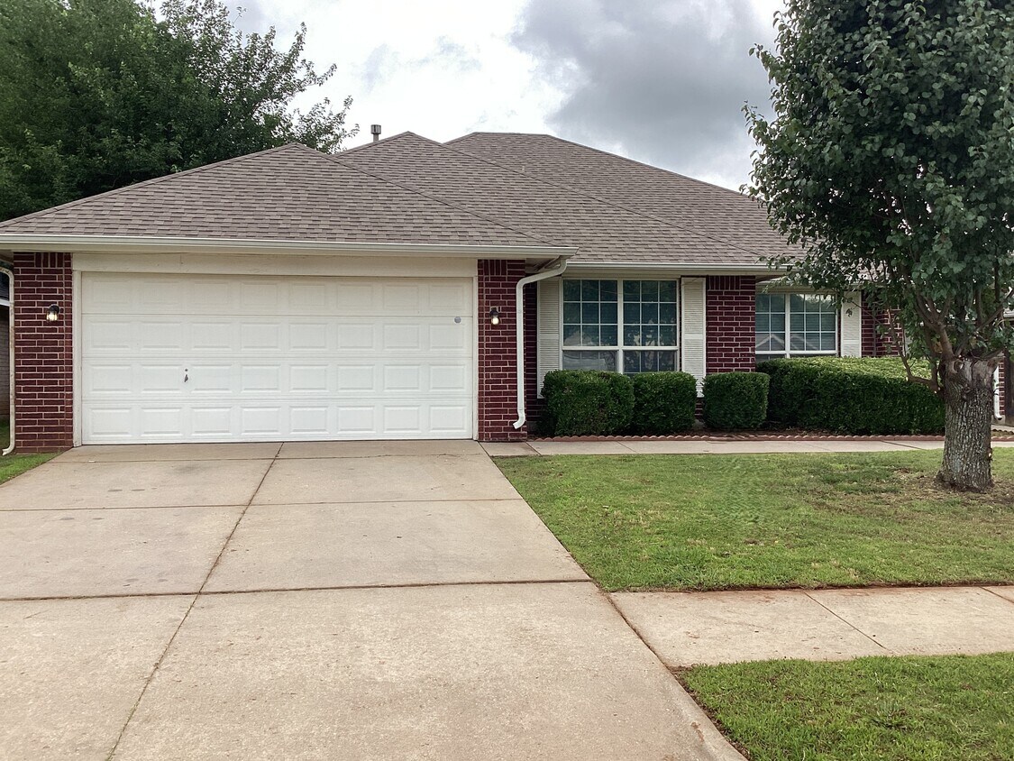 Primary Photo - 12204 Hickory Creek Blvd