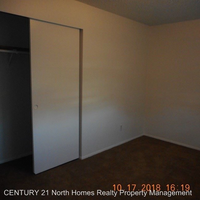 Building Photo - 3 br, 1 bath House - 2020 Pacific Place