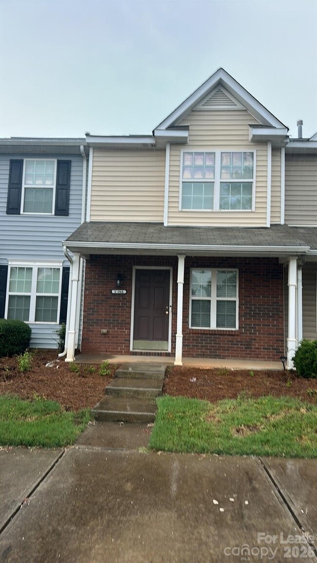 Building Photo - 11044 Derryrush Ave