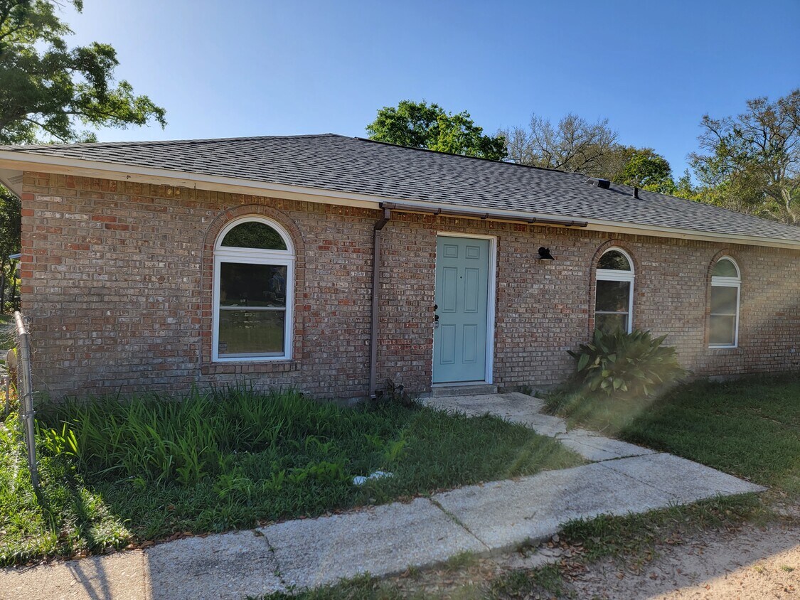 5779 Wickford Ln, Pensacola, FL 32526 House for Rent in Pensacola, FL