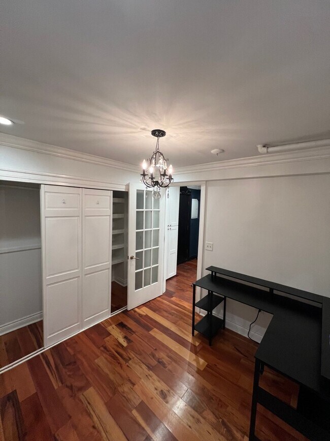 Foto del edificio - 2437 N Francisco Ave