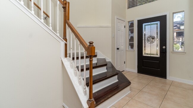 Foto del edificio - 16123 Cairngorm Ave