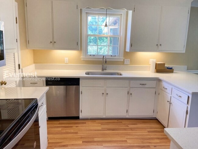 Foto del edificio - 1203 Countryside Dr