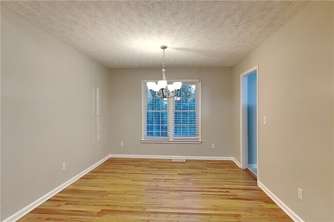 Foto del edificio - 1828 Danbury Ct