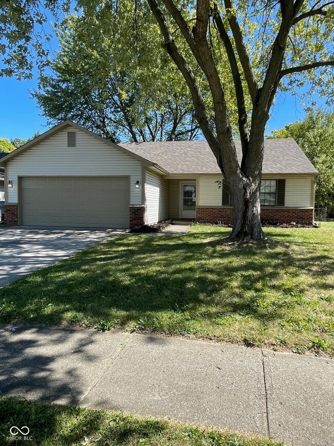 Building Photo - 5767 Rosemont Dr