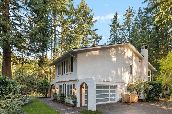 Foto del edificio - Stunning Private AIR CONDITIONED Dream Home in Coveted Bridal Trails
