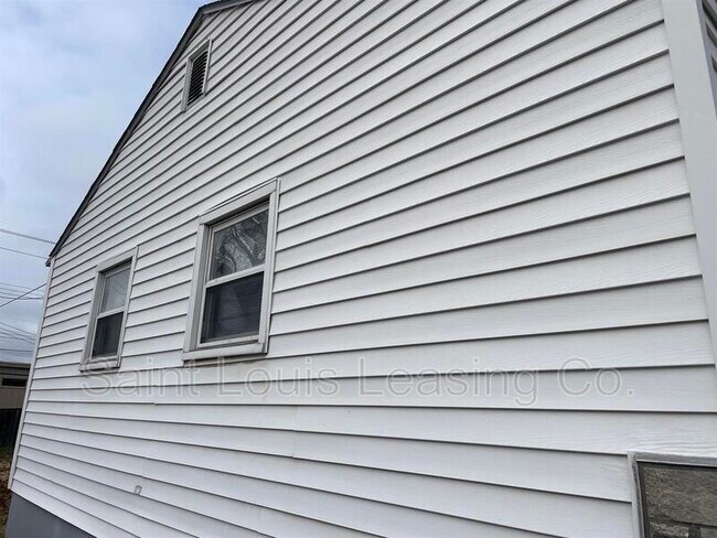 Foto del edificio - 5 Westdell Dr