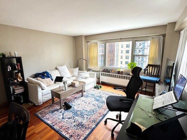 Foto del edificio - 2909 N Sheridan Rd