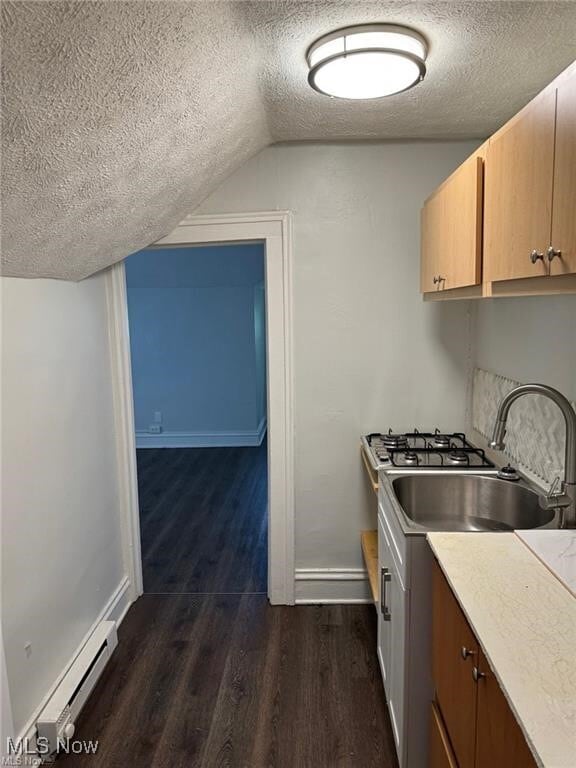 Foto del edificio - 3760 Mayfield Rd