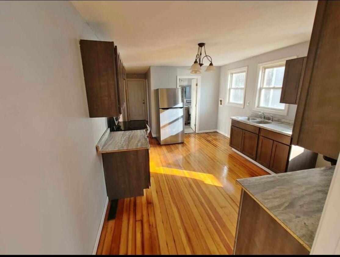 41 Brook St Unit 1st Floor, ster, MA 01570 Apartments in ster, MA