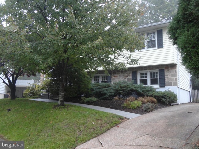 Foto del edificio - 503 Fairway Ct