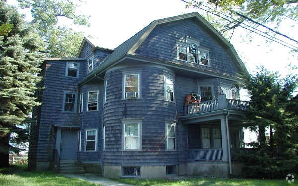 Foto del edificio - 11 W Elm Ave