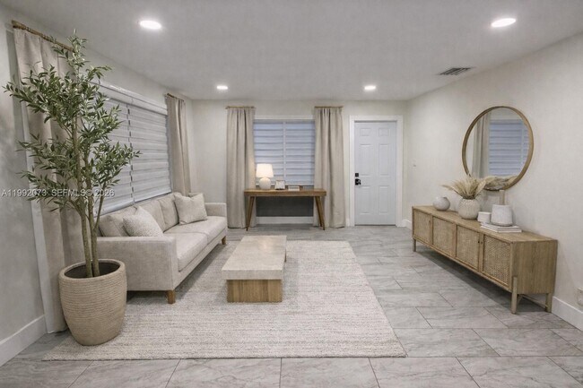 Foto del edificio - 6782 SW 25th St