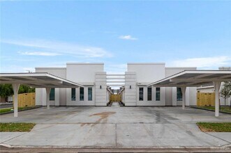 Building Photo - 1308 Petri Dr