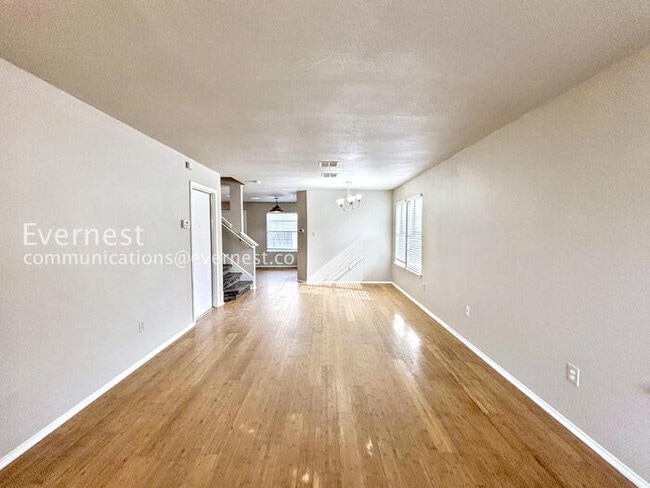 Building Photo - PROMO: Get 50% off the first month’s rent when you sign the lease today!  / 4 Bed, 2.5 Bath with ...