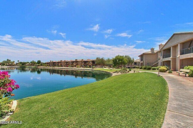 Foto del edificio - 16013 S Desert Foothills Pkwy