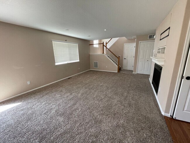 Foto del edificio - Beautiful 3 Bedroom 3 Bath Home Close to Ft Carson and Peterson AFB!!!