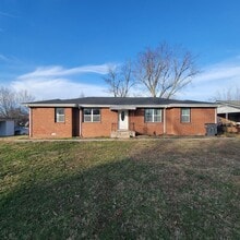 Building Photo - 166 E 16th St