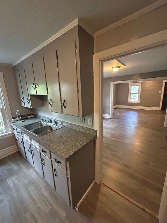 Building Photo - 681 Grier St