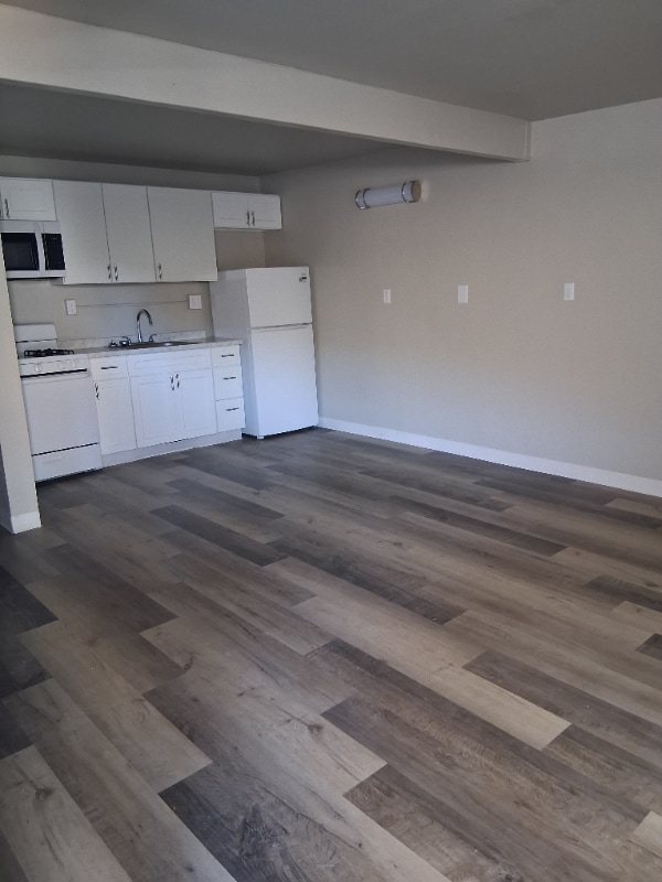 Building Photo - 4150 Channel 10 Dr