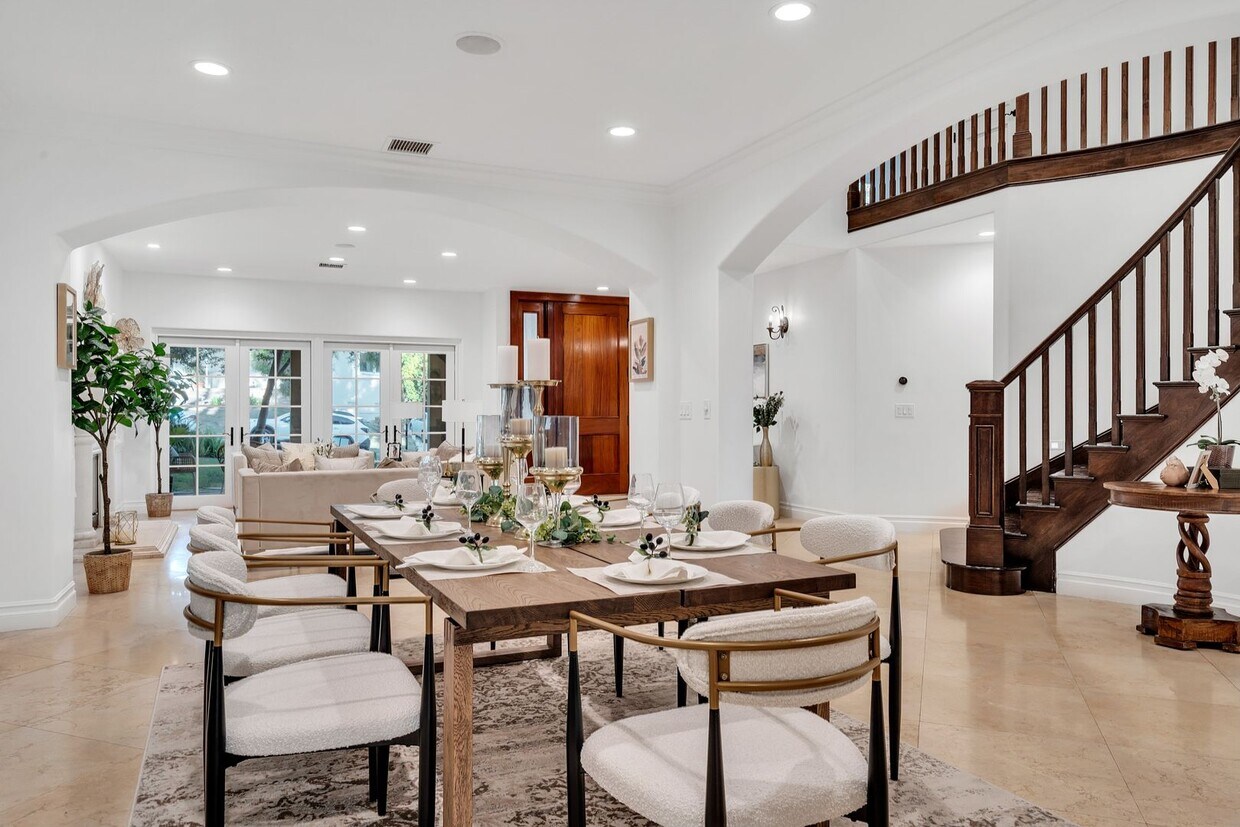 Foto principal - GORGEOUS 7 BED 6.5 BATH FOR LEASE IN BEVER...