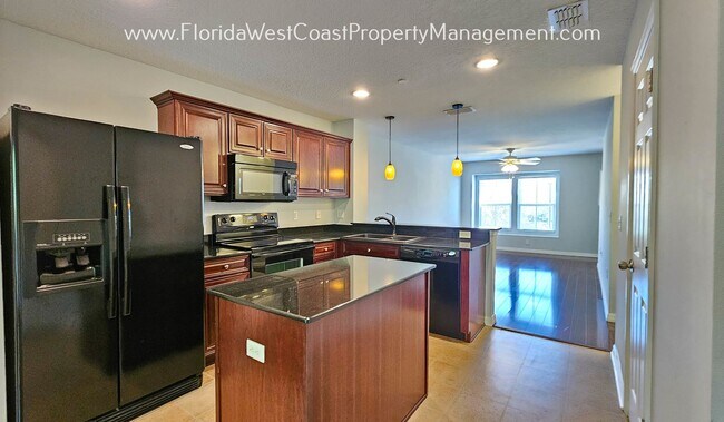 Building Photo - OUTSTANDING 2 Bedroom / 2.5 Bath / 2 Car Tandem Garage ! WILLOWBROOK- LAKEWOOD RANCH!
