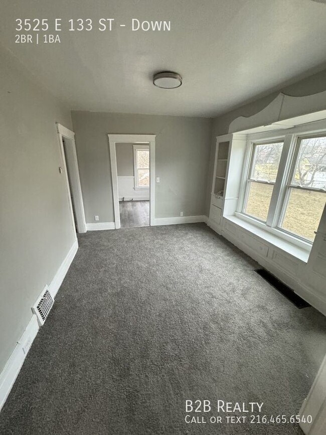 Building Photo - "Perfect Pairing: Discover Comfort and Sty...