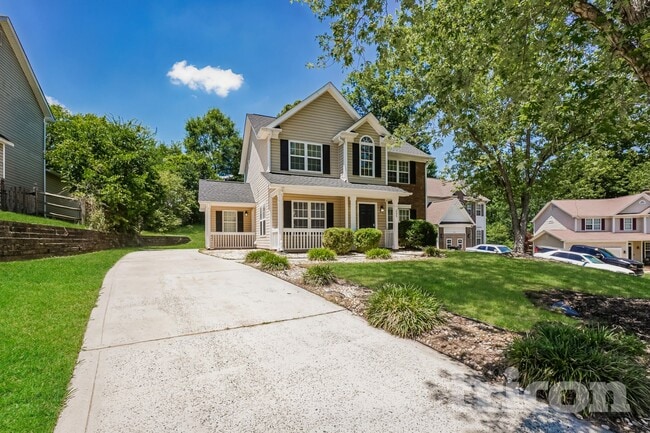 Building Photo - 235 Chattaroy Dr