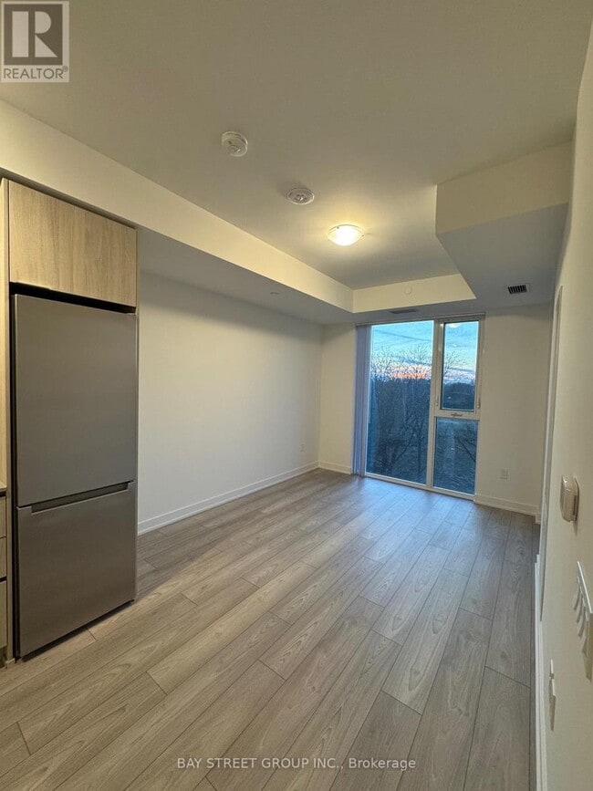 Building Photo - 5858 Yonge St