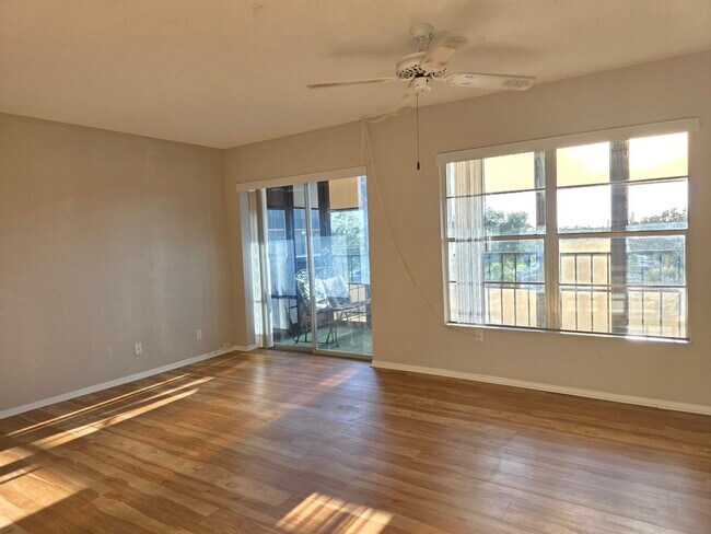 Sala de estar - 2901 26th St W