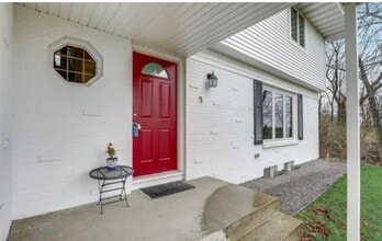 Building Photo - 17742 Fairlawn Ave