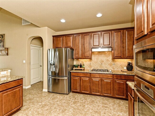 Building Photo - 116 Lake Texana Ct