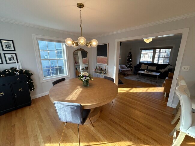 Dining Room - 7 Cousins St