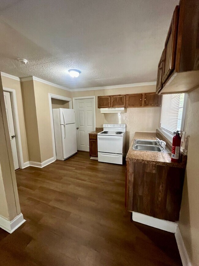 Foto del edificio - 3 Bed/1 Bath Home