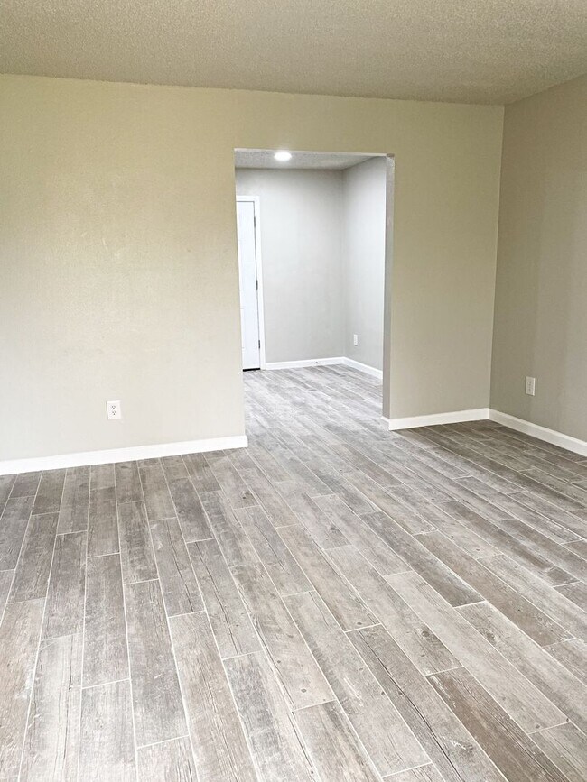 Building Photo - 5925A Bedford, Beaumont, TX 77708