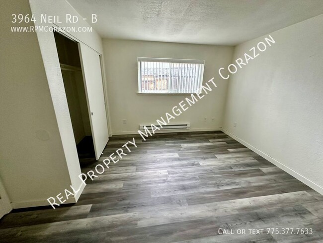 Building Photo - Recently Remodeled 2 Bed, 1.5 Bath Apartme...