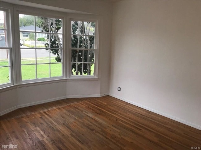 Building Photo - 3 br, 1 bath House - 1026 Avenue B