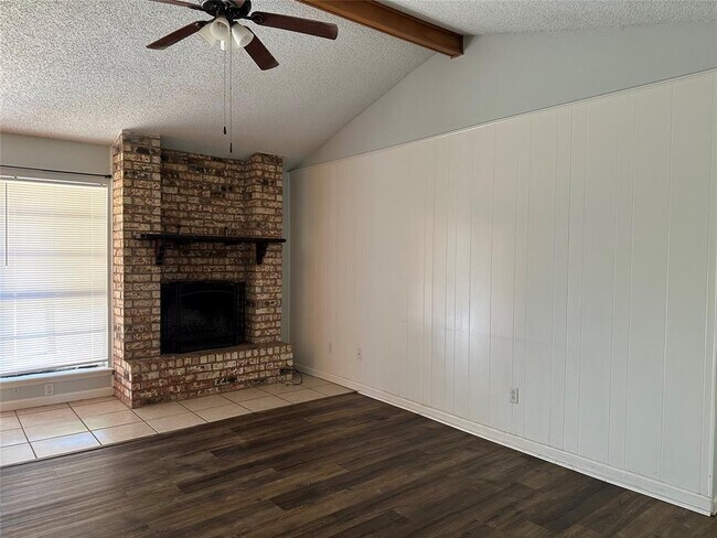 Building Photo - 5733 Quail Run St